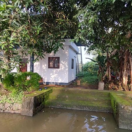 Valentine'S Rice Bowl Home Stay Alappuzha ภายนอก รูปภาพ