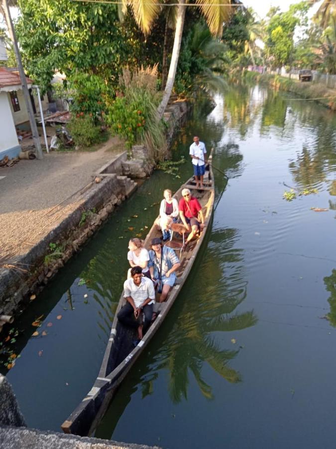 Valentine'S Rice Bowl Home Stay Alappuzha ภายนอก รูปภาพ